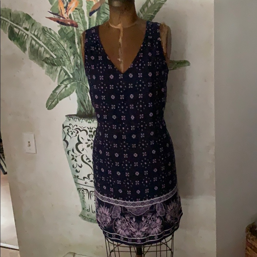 Gap sleeveless  v neck dress